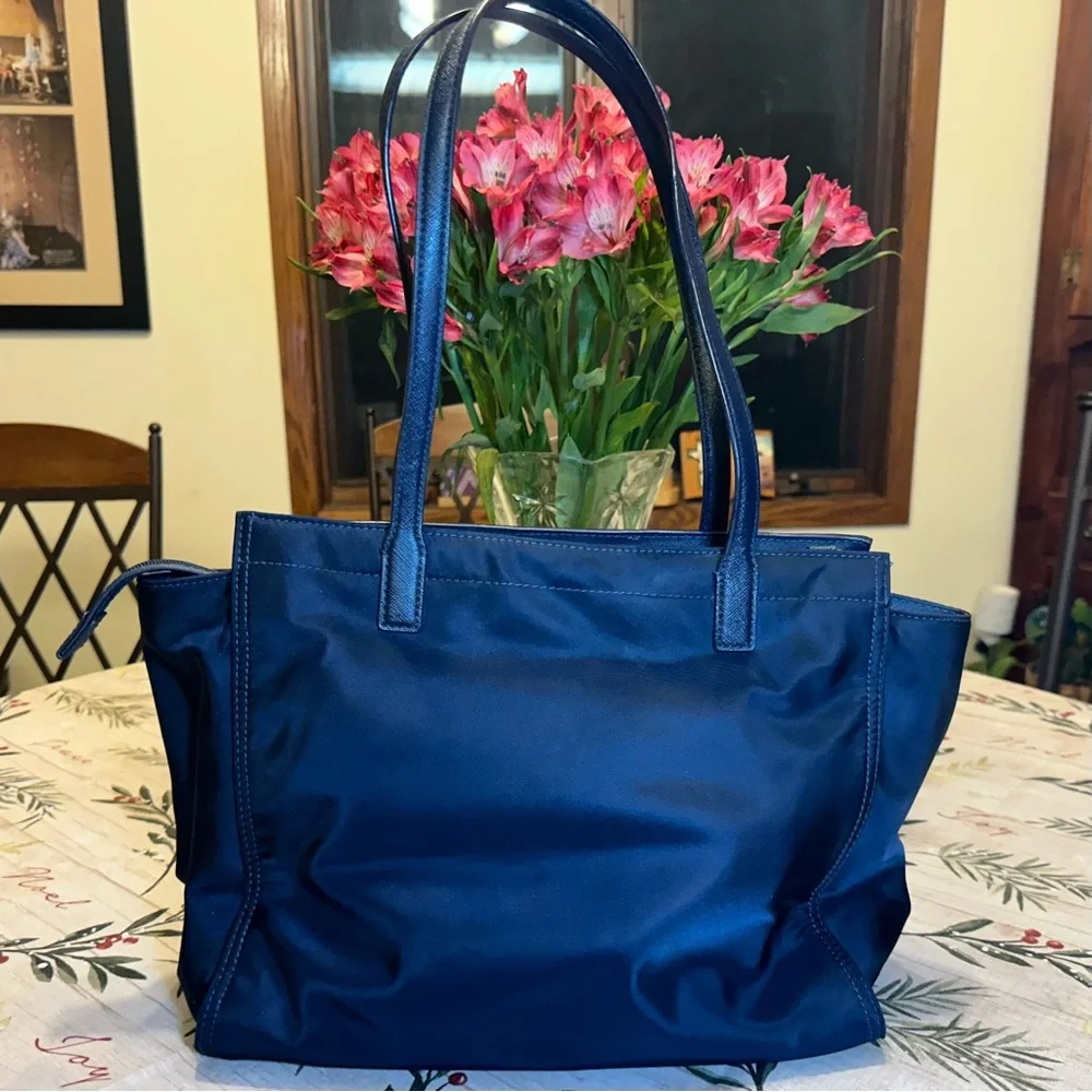 Large Michael Kors Tote - Nylon & Leather - Navy Blue - EUC - Shoulder Purse - Picture 3 of 13